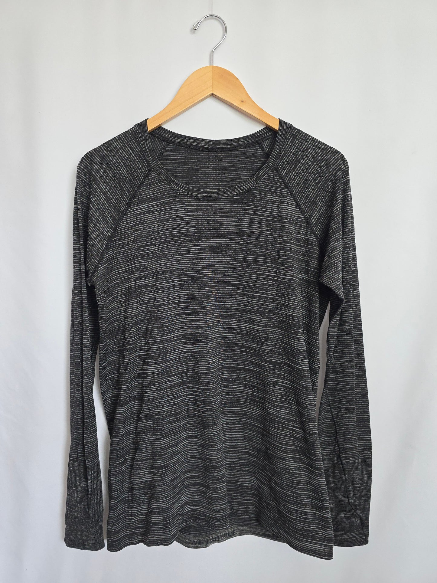 Lululemon Black Lines Swiftly Long Sleeve • X-Large 14
