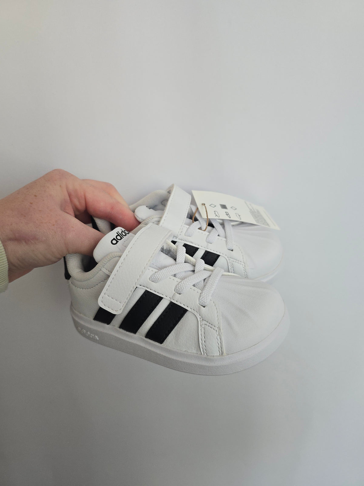 NEW Adidas Street Talk Velcro Runners • 7.5C
