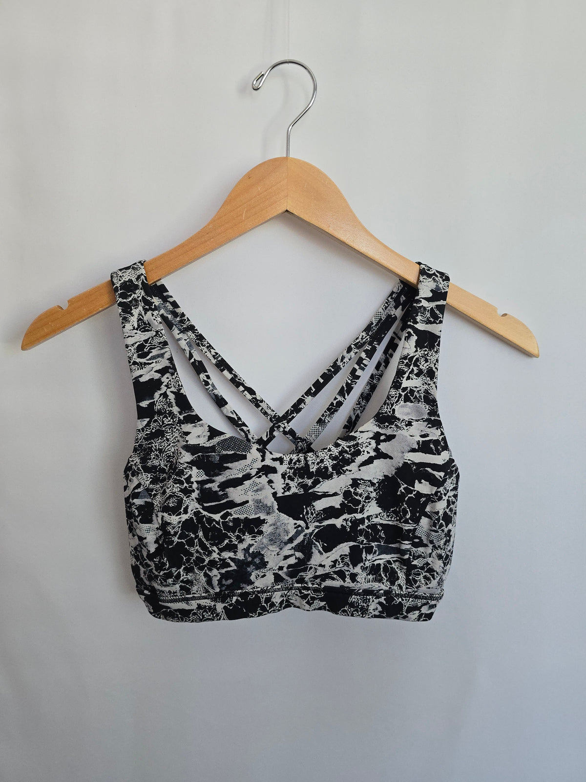 Lululemon Black/White Energy Bra • Small 6