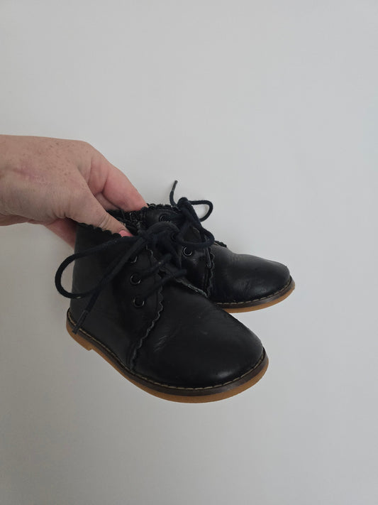 Precious Treasures Black Scallop Booties • 7C