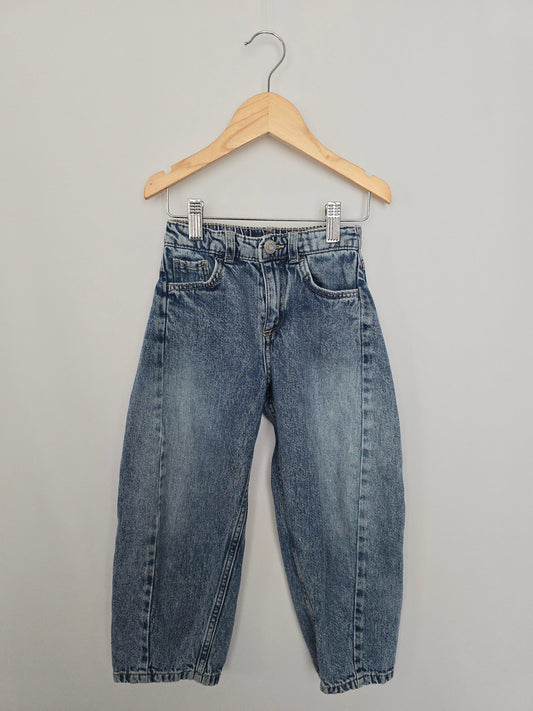 H&M Medium Wash Barrel Leg Jeans • 4-5 years
