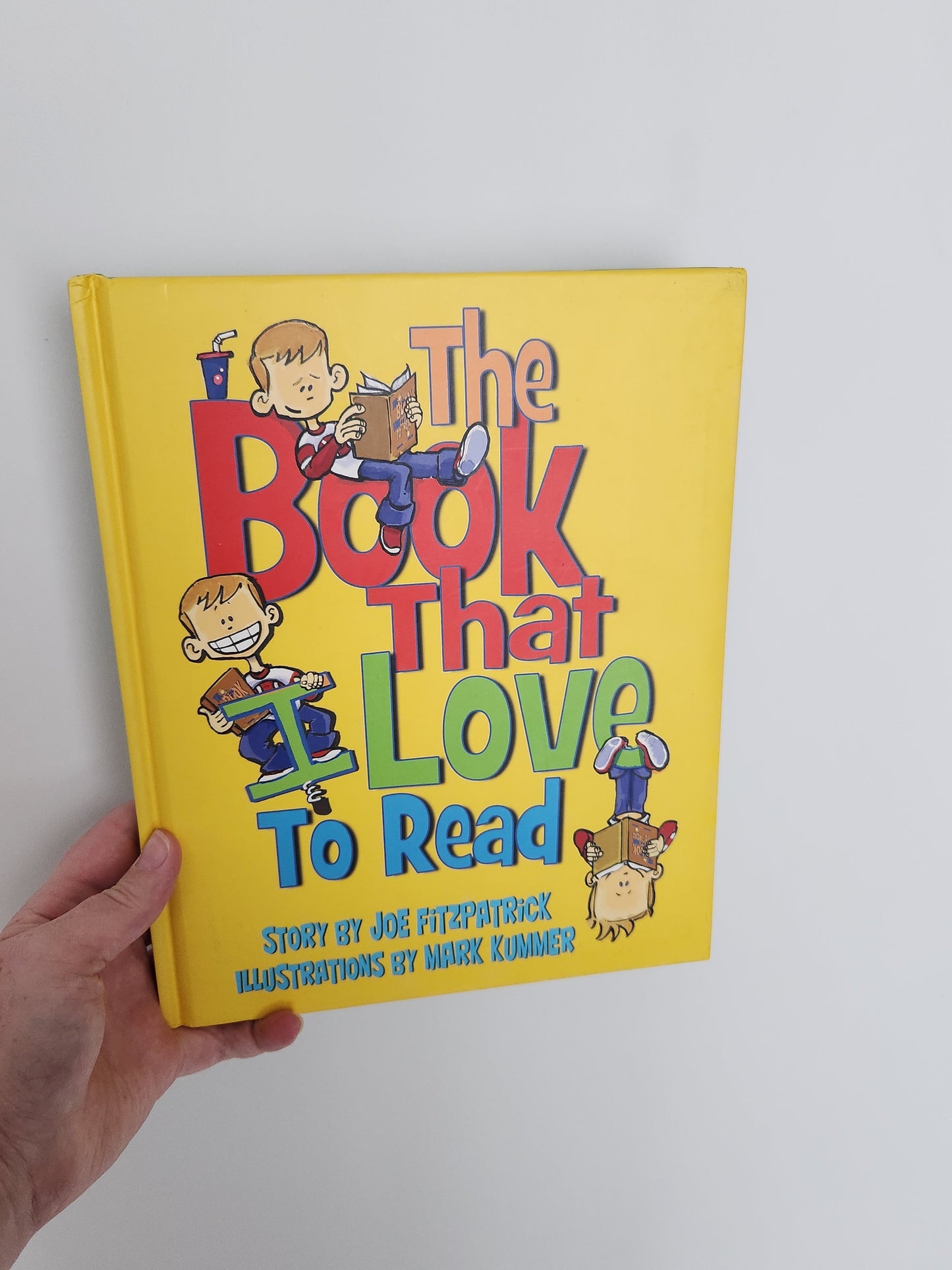 The Book That I Love To Read • Hardcover Book