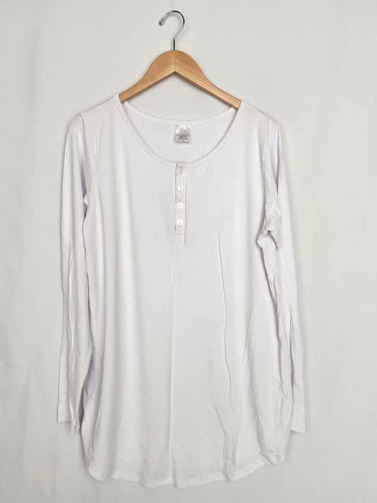 Tiny Button Apparel White Long Sleeve Top • X-Large