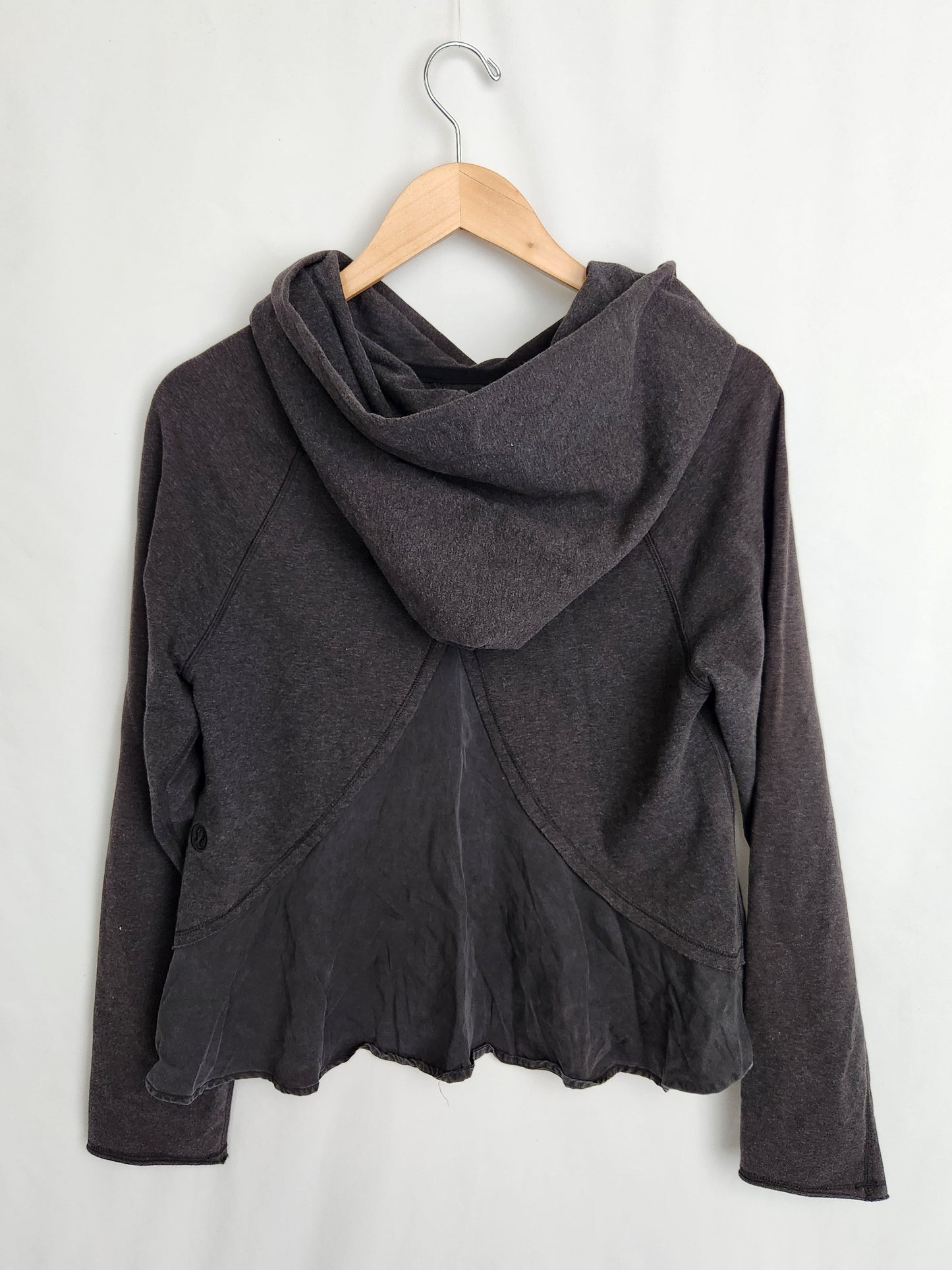 Lululemon Pull Me Over Hoodie • 6 Small