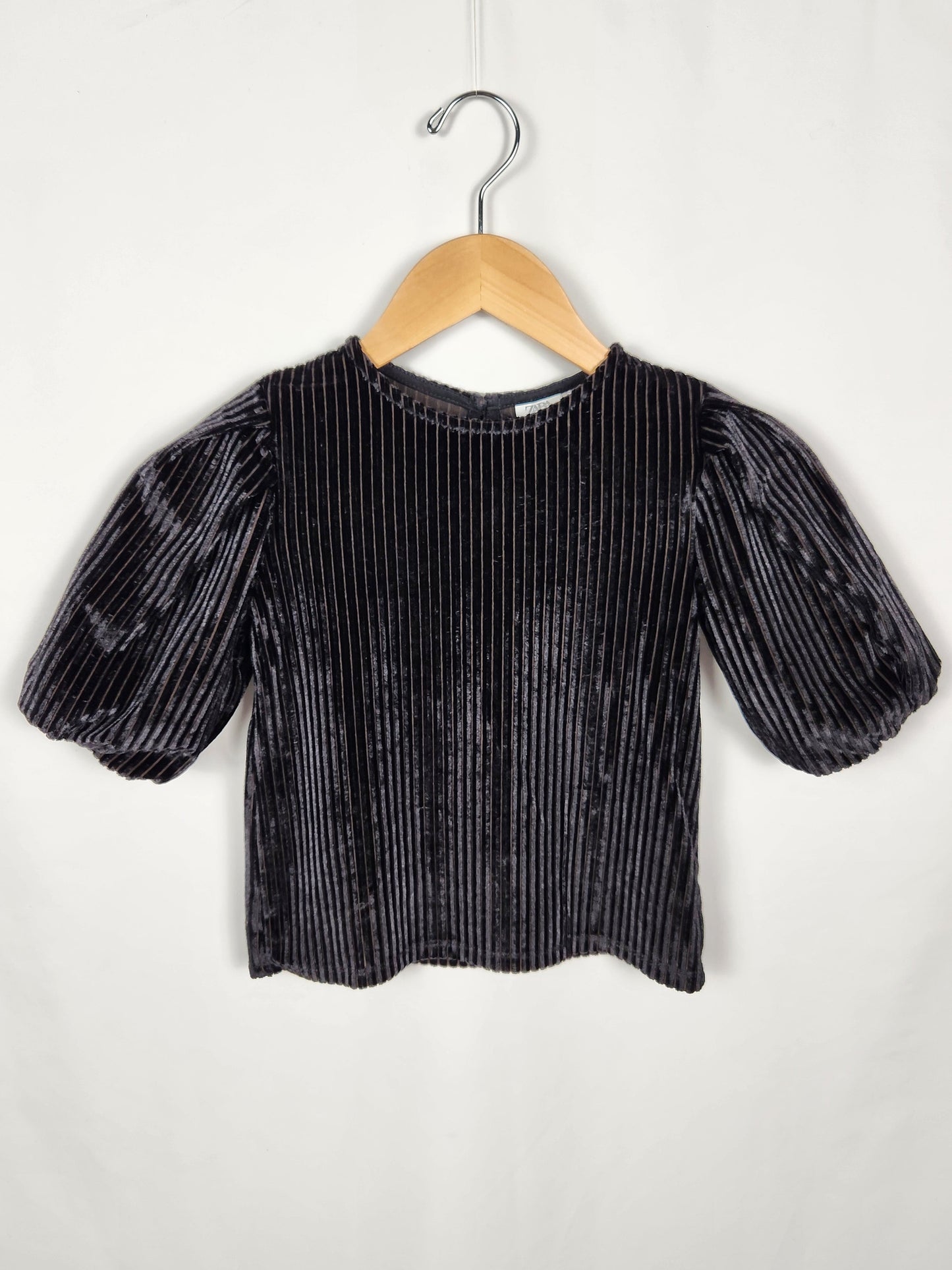 Zara Black Velvet Puff Sleeve Blouse • 4-5 years