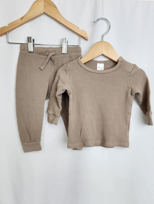 H&M Taupe Waffle Set • 9-12 months