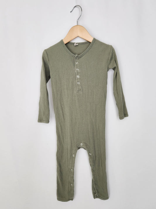 Quincy Mae Sage Ribbed Snap Romper • 2-3 years