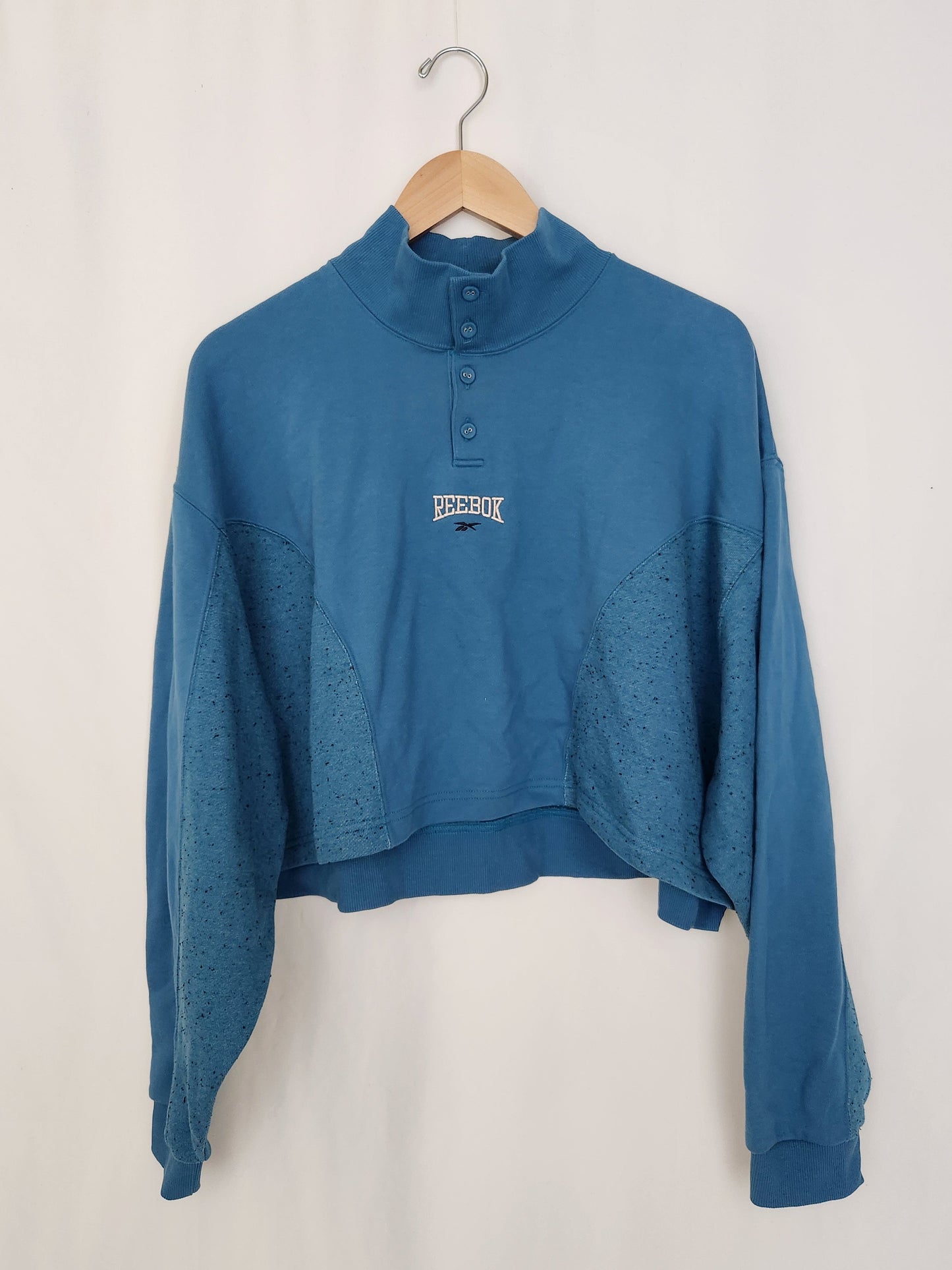 Reebok Cropped Sweatshirt • X-Large