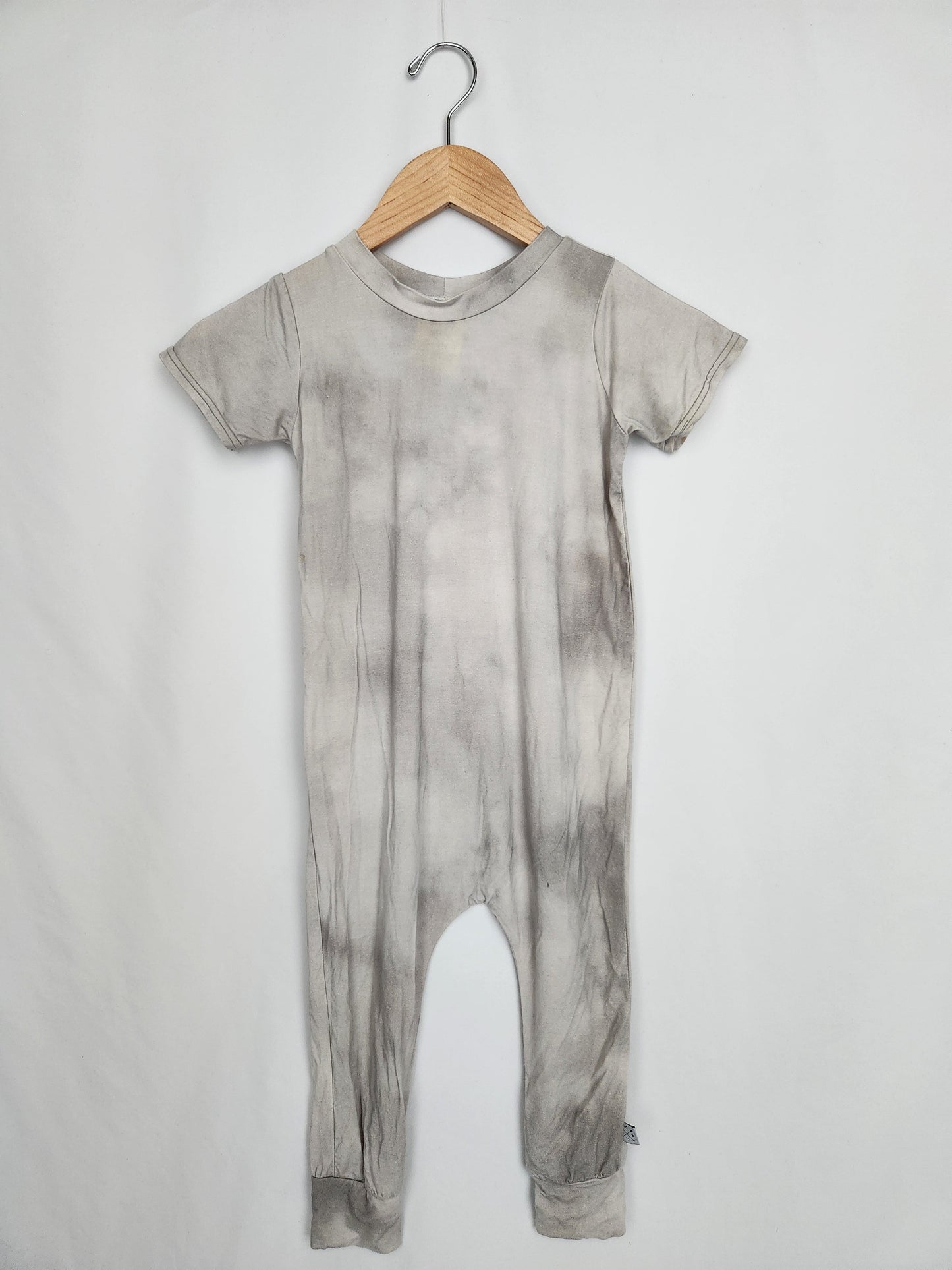 Urban Baby Apparel Grey Tie Dye Romper *stains* • 3-4 years