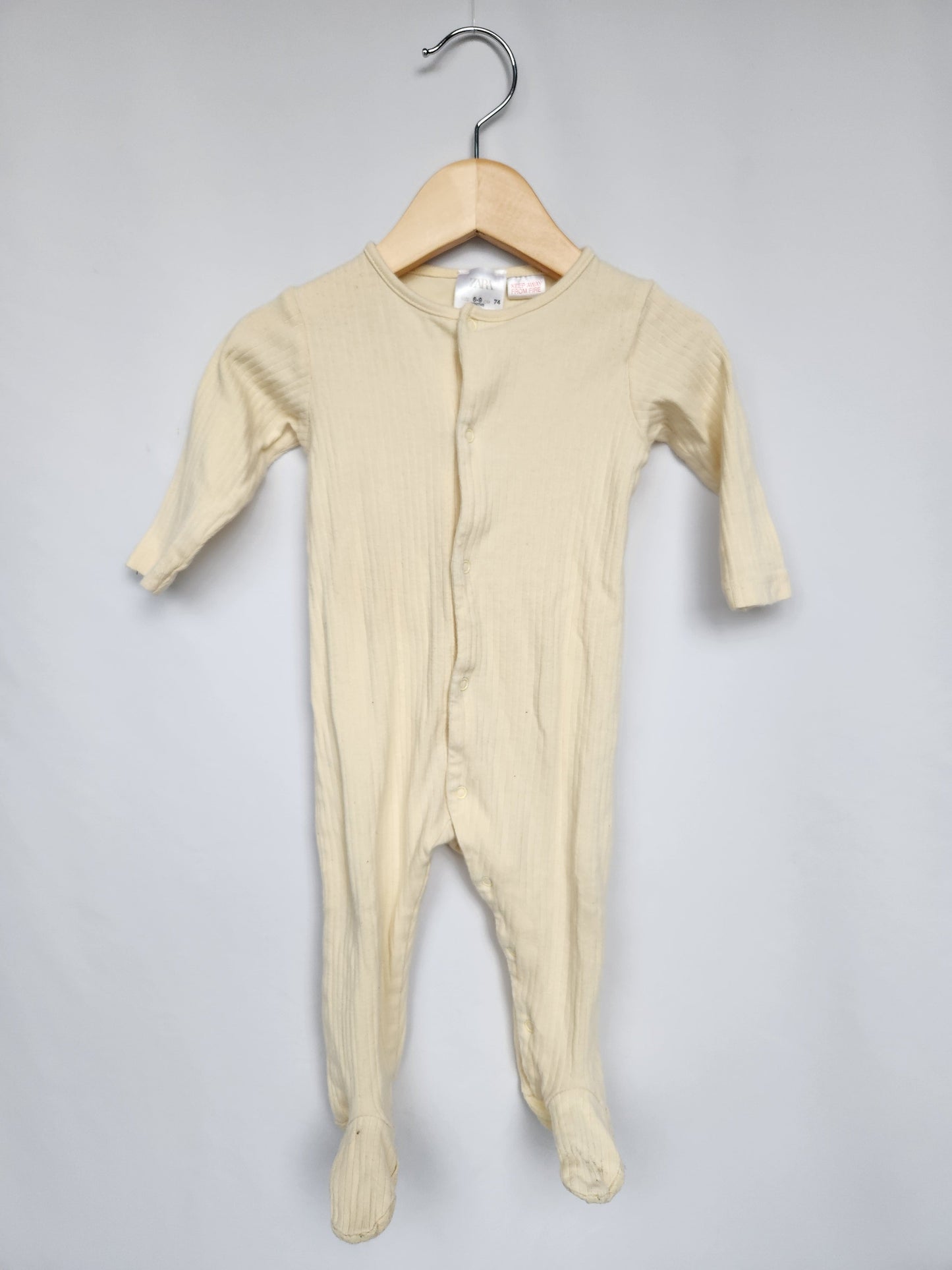 Zara Cream Ribbed Snap Footie • 6-9 months