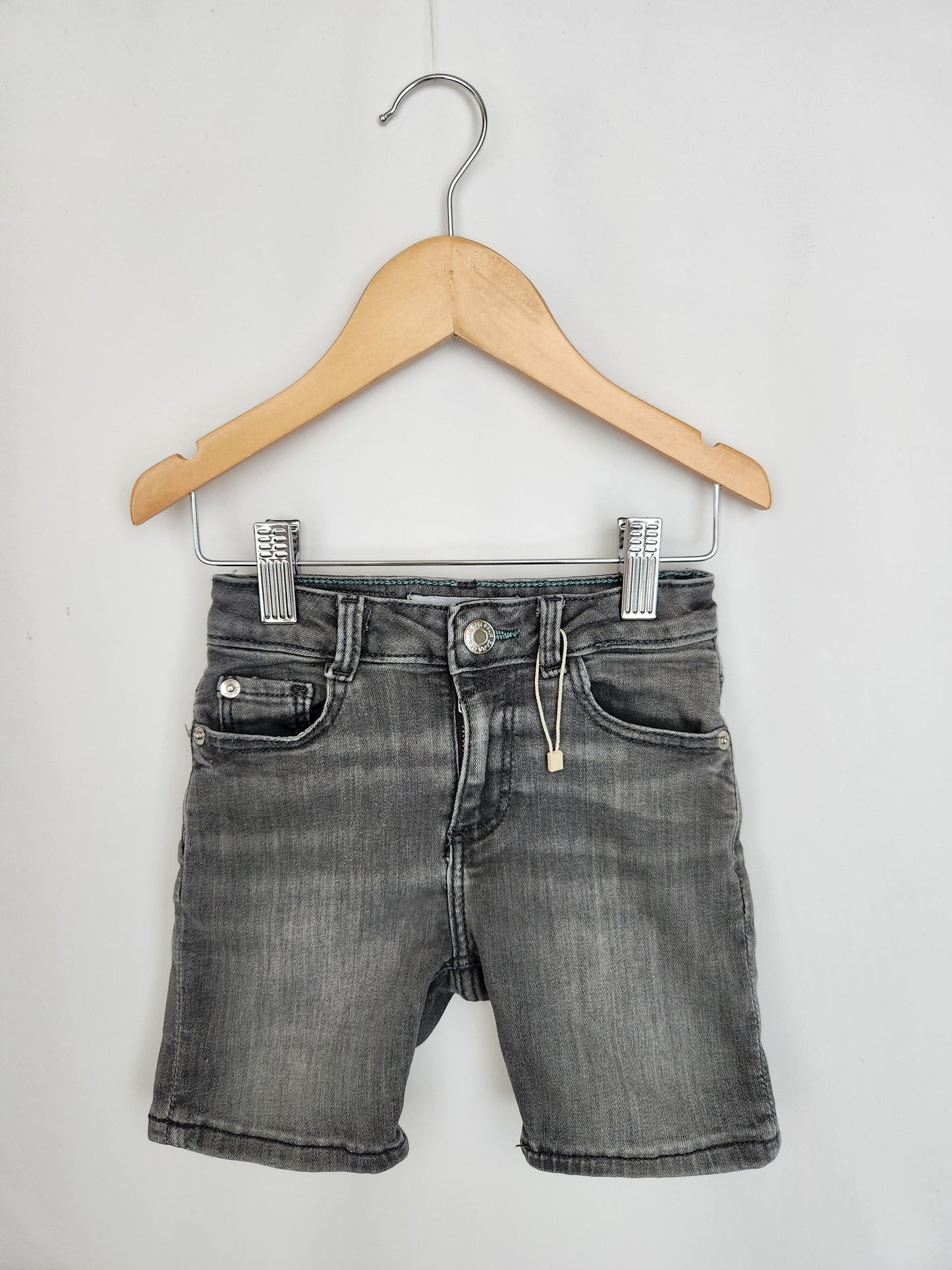 Zara Grey Denim Shorts • 5 years