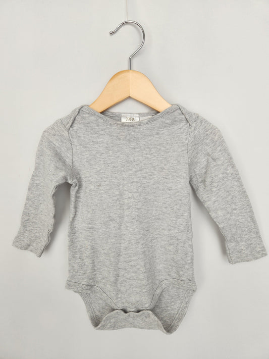 Zara Grey Long Sleeve Bodysuit • 18-24 months