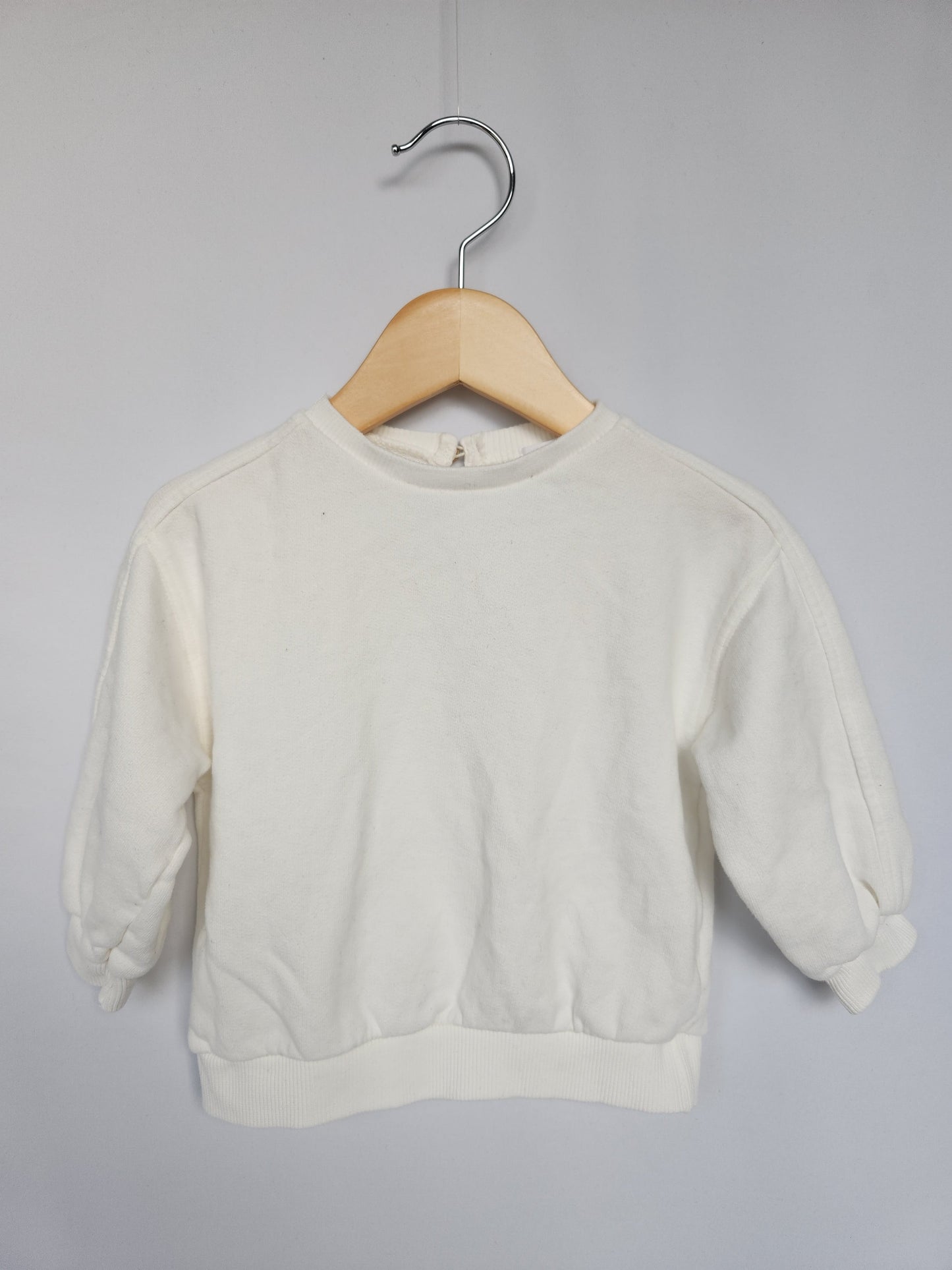 Zara White Oversize Sweatshirt • 9-12 months