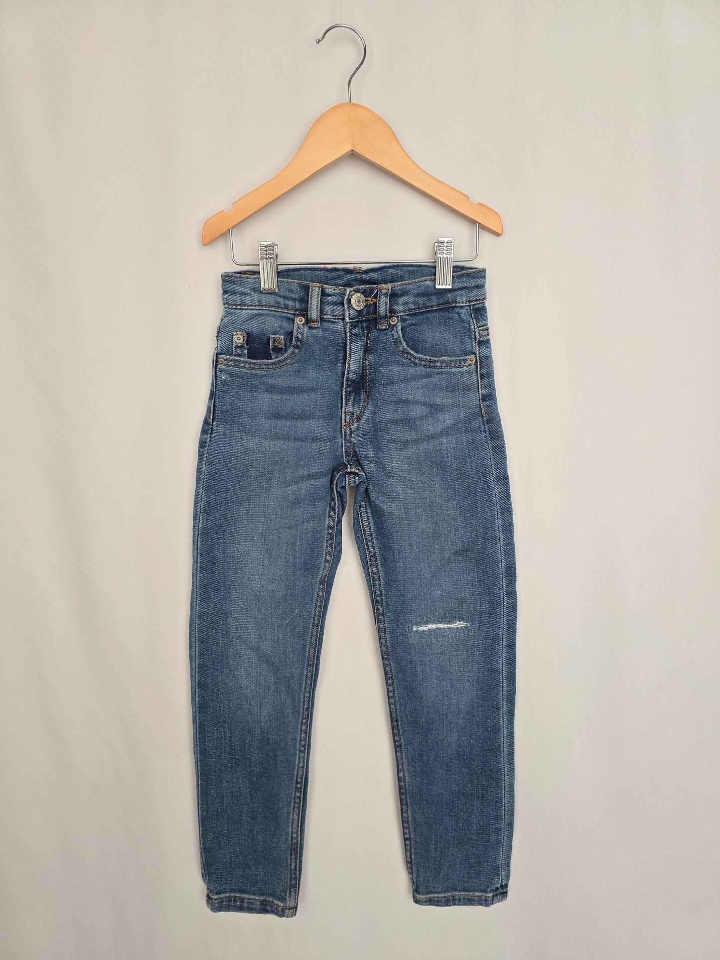 Zara Medium Wash Skinny Jeans • 7 years