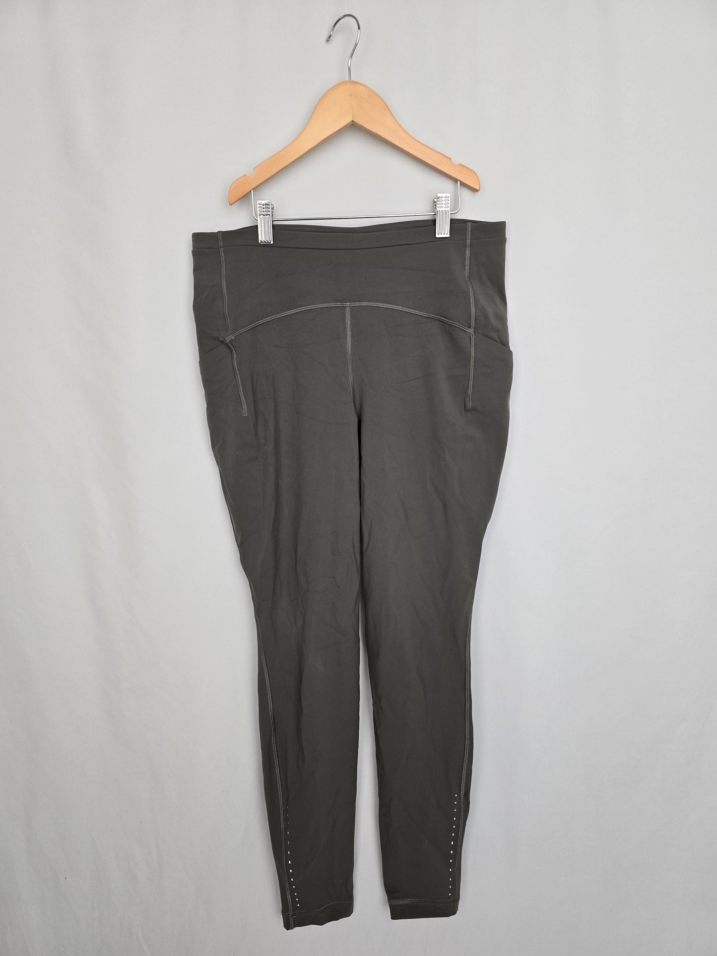 Lululemon Swift Speed High Rise Leggings • 10 Large