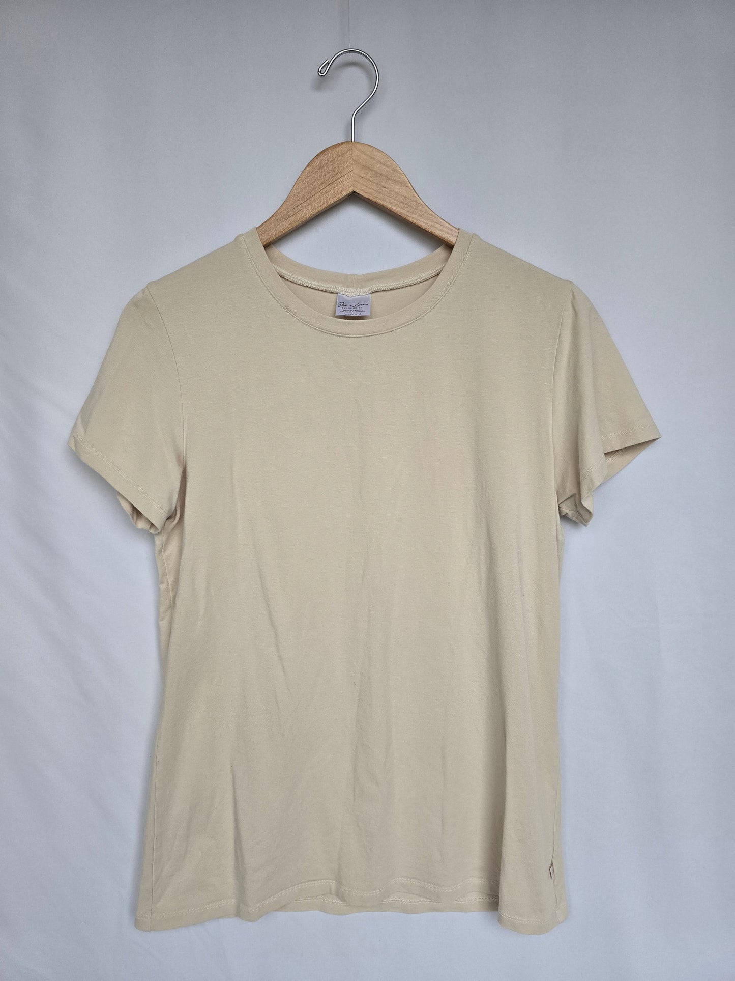 Jax & Lennon Cream Basic Tee • Medium