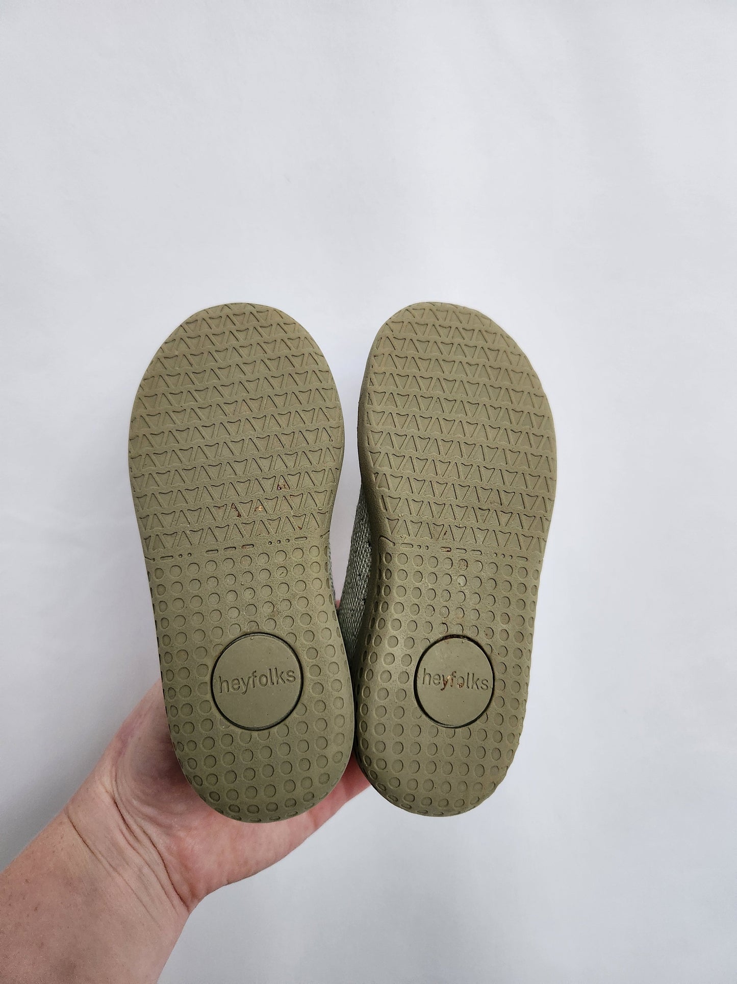 Hey Folks Sage Breathable Voyageur Sneakers • 8C