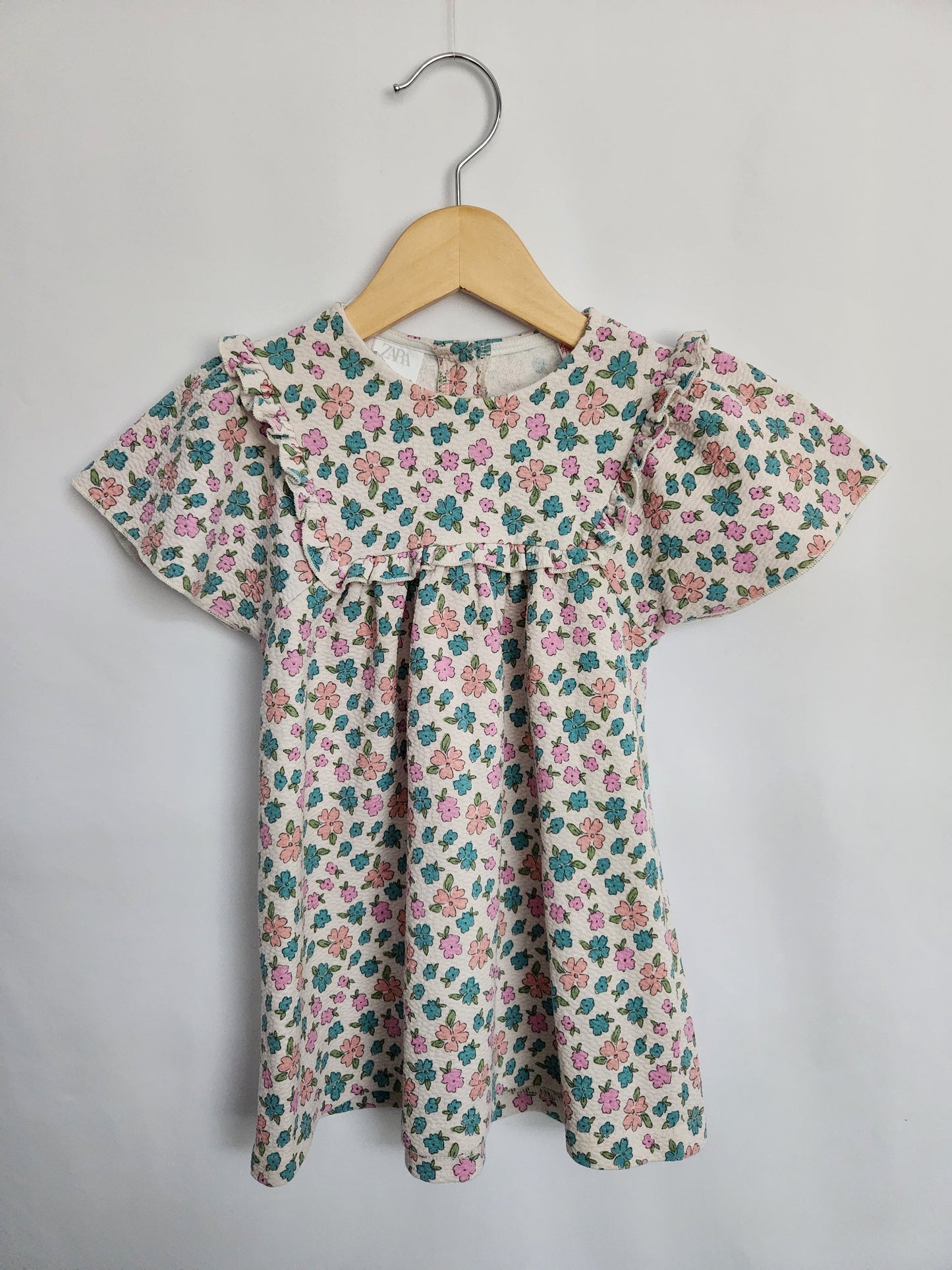 Zara Floral Ruffle Dress • 2 years