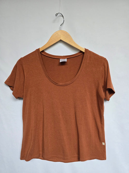Jax & Lennon Rust Cropped Tee • X-small