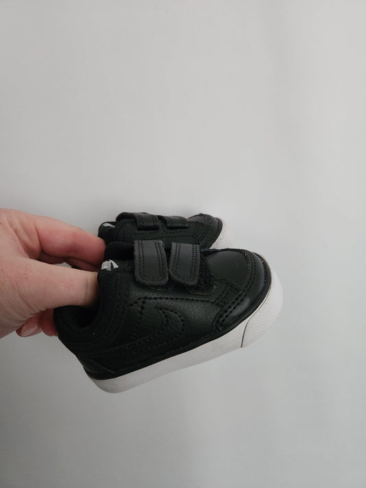 Nike Black Velcro Sneakers • 2C