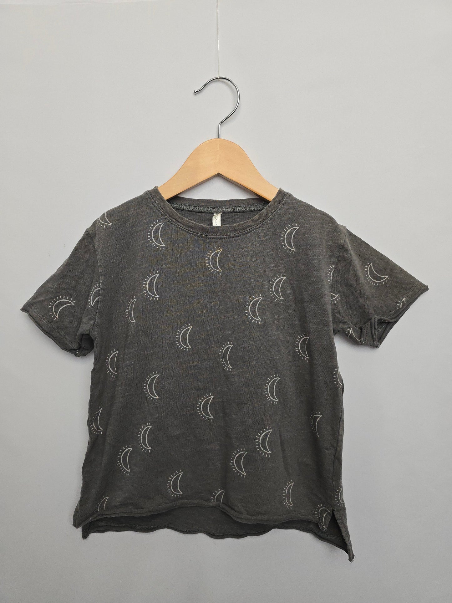 Rylee & Cru Grey Crescent Moons Boxy T-shirt • 4-5 years