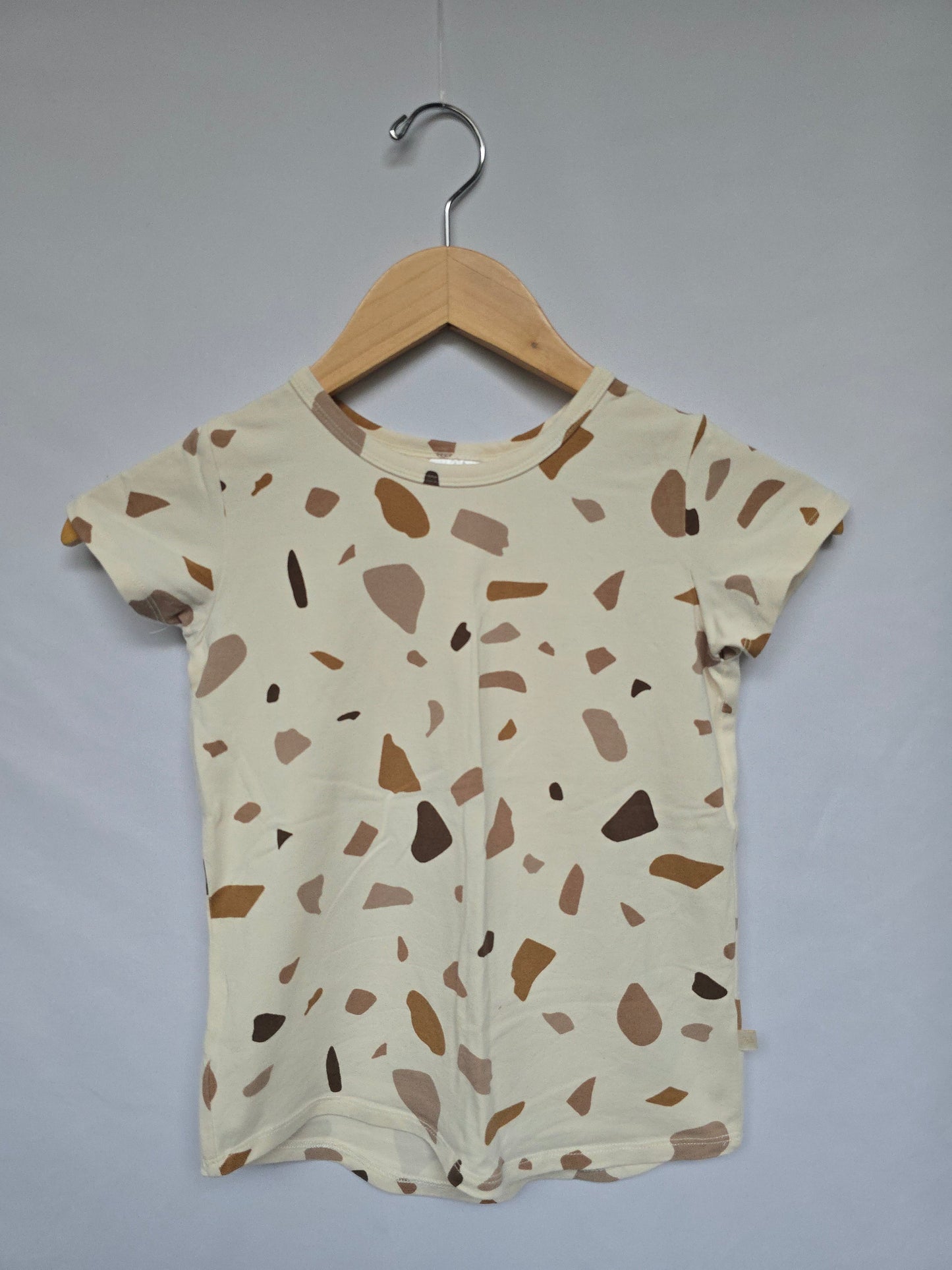 Jax & Lennon Muted Boulders Basic Tee • 4-5 years