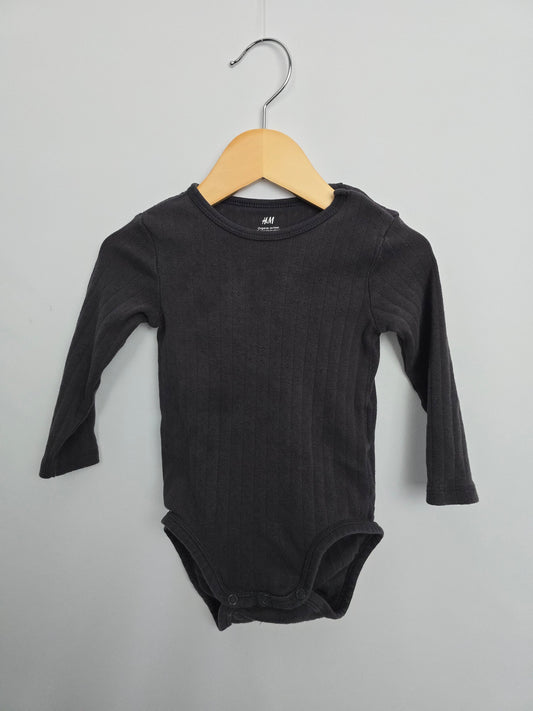 PLAY H&M Grey Bodysuit • 9-12 months