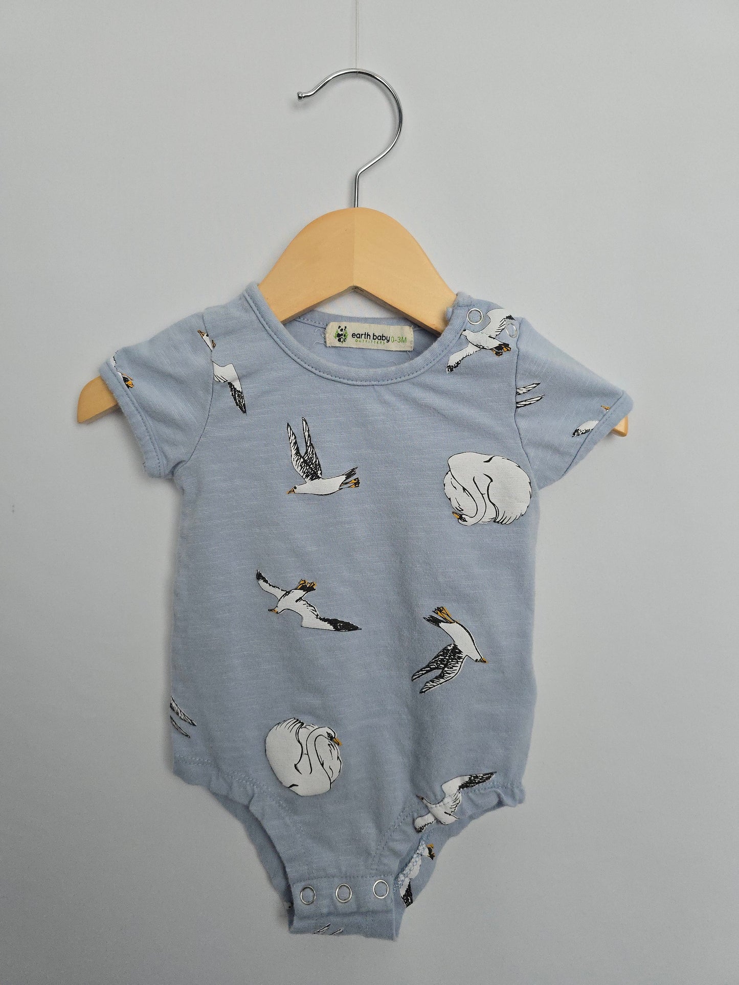 Earthbaby Outfitters Swan Bodysuit • 0-3 months