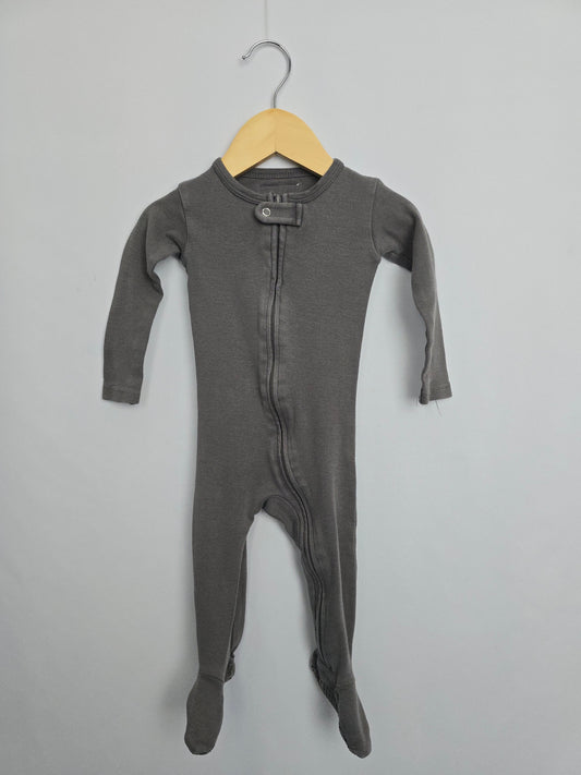 L'oved Baby Grey Zip Footie • 6-9 months