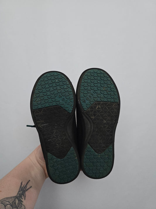 Vessi Cloud Comfort Weekend Sneakers *size* • 10C