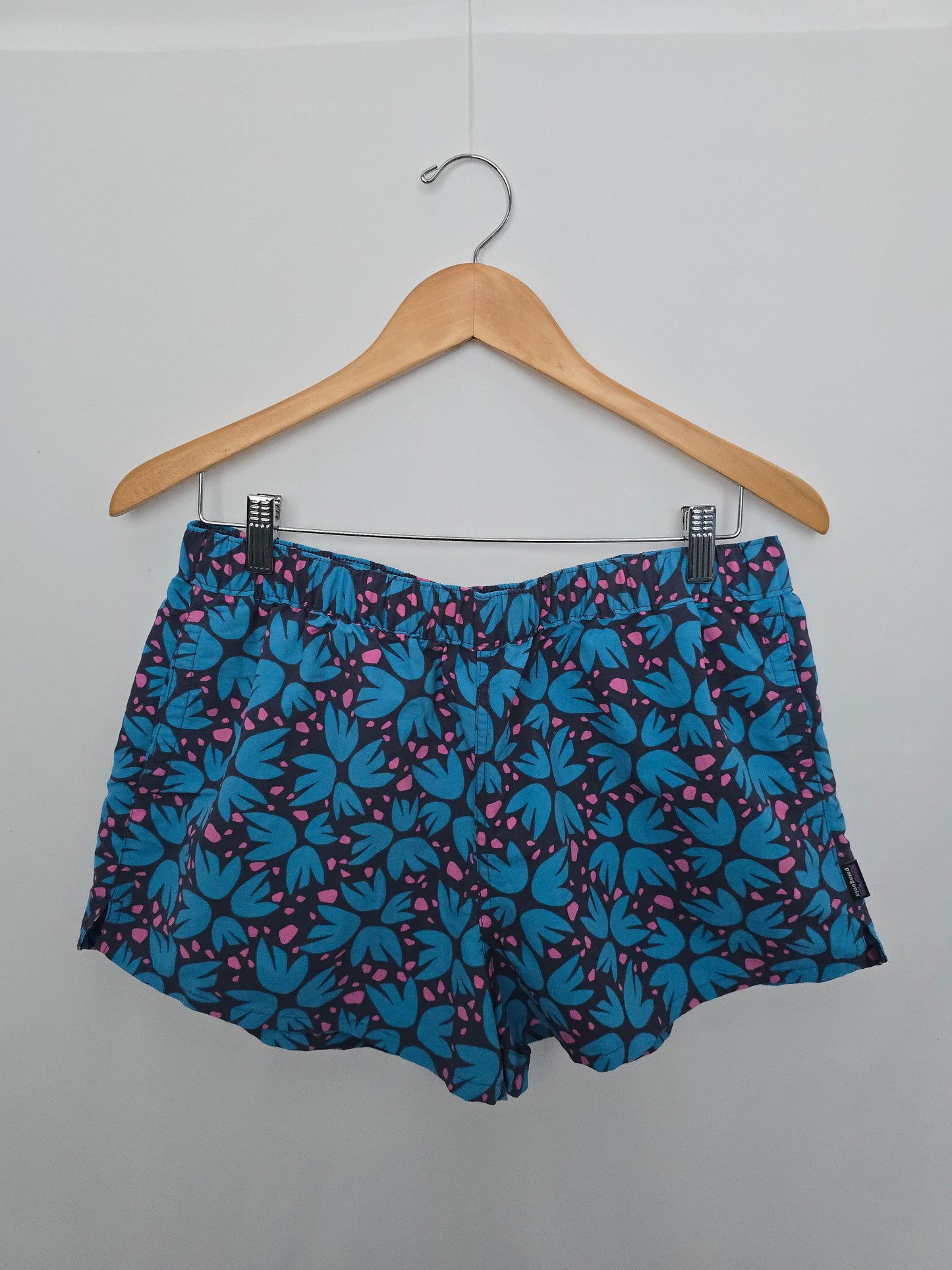 Patagonia Womens Barely Baggies Shorts • Large