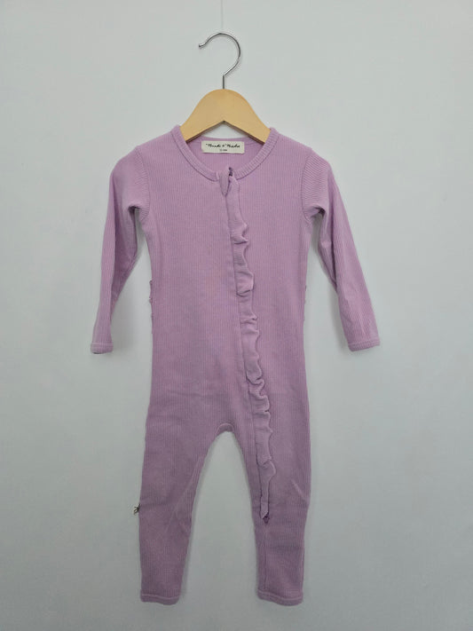 Bambi & Birdie Lavender Ribbed Ruffle Zip Romper *stains* • 12-18 months