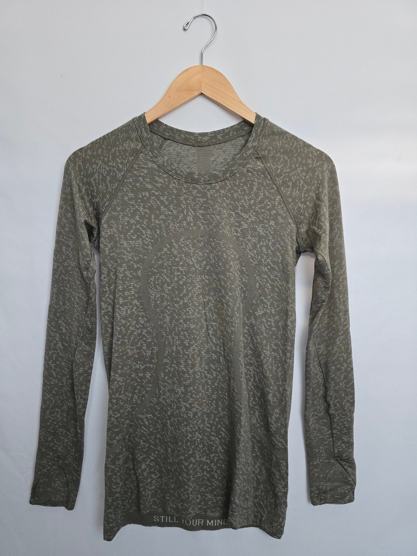 Lululemon Olive Swiftly Tech Long Sleeve • 4 Small