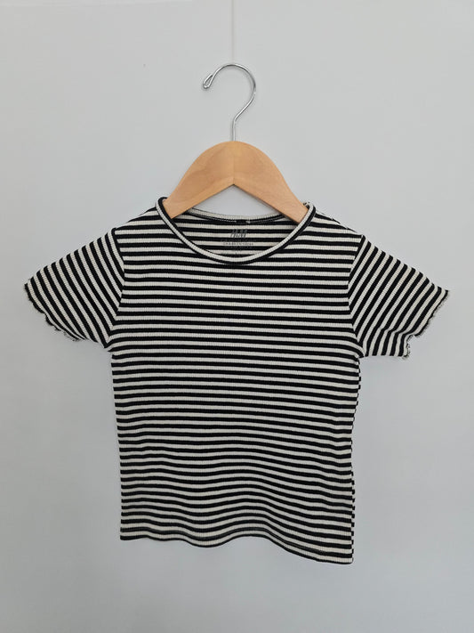 H&M Ribbed Lettuce Hem T-Shirt • 6-8 years