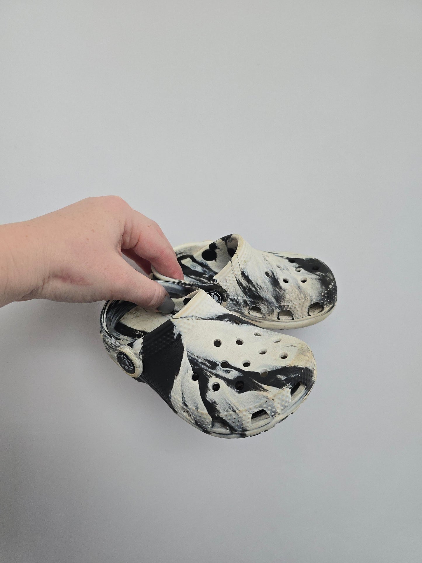 Crocs Black & White Marble • 6C