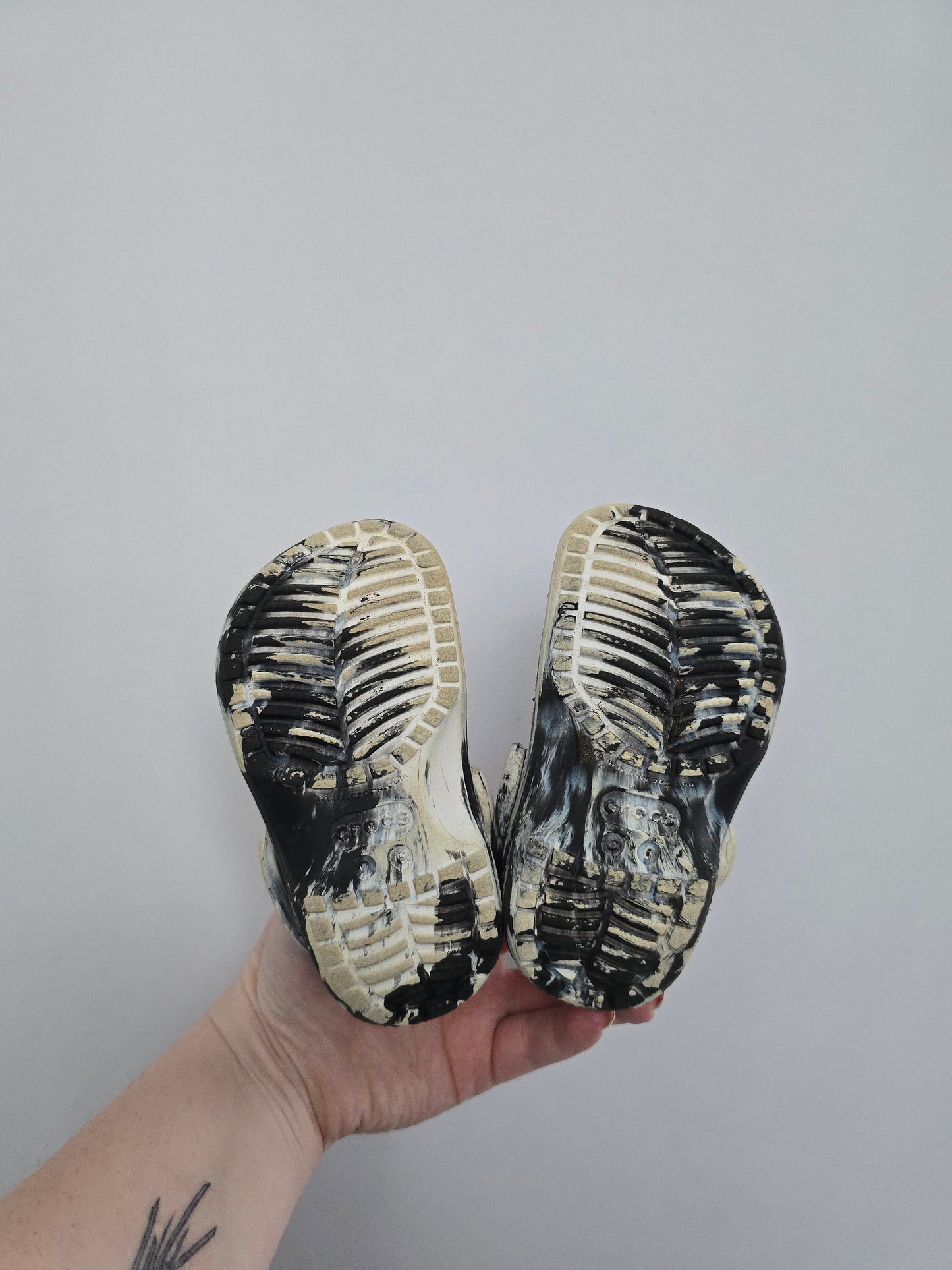 Crocs Black & White Marble • 6C