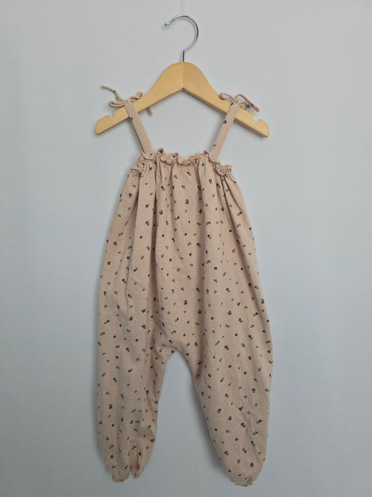 H&M Textured Floral Relaxed Romper • 18-24 months