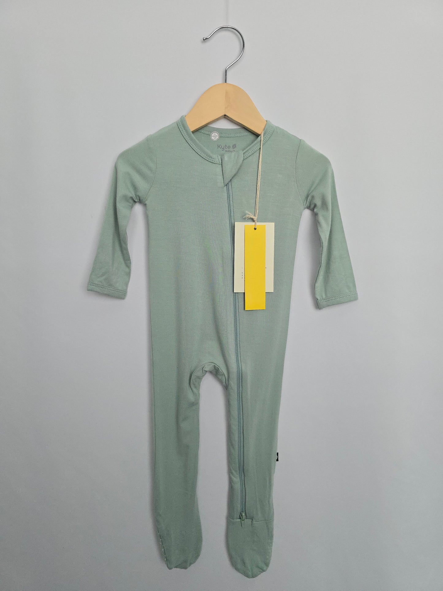 NEW Kyte Sage Zip Footie  • 6-12 months