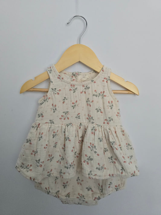 Quincy Mae Dainty Strawberry Textured Twirl Bodysuit • 0-3 months