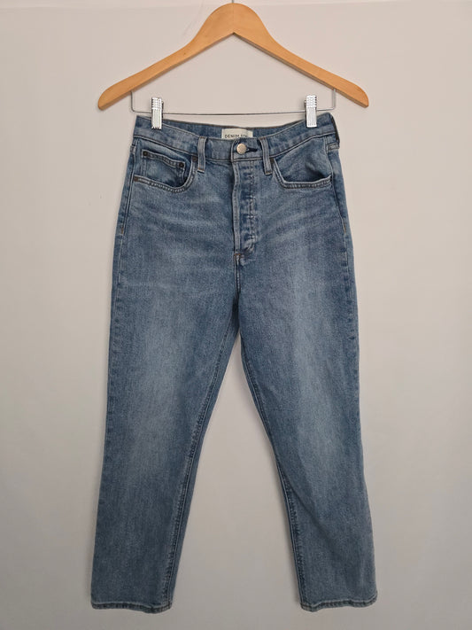 Denim Forum Light Wash Arlo Straight Leg • Medium 28