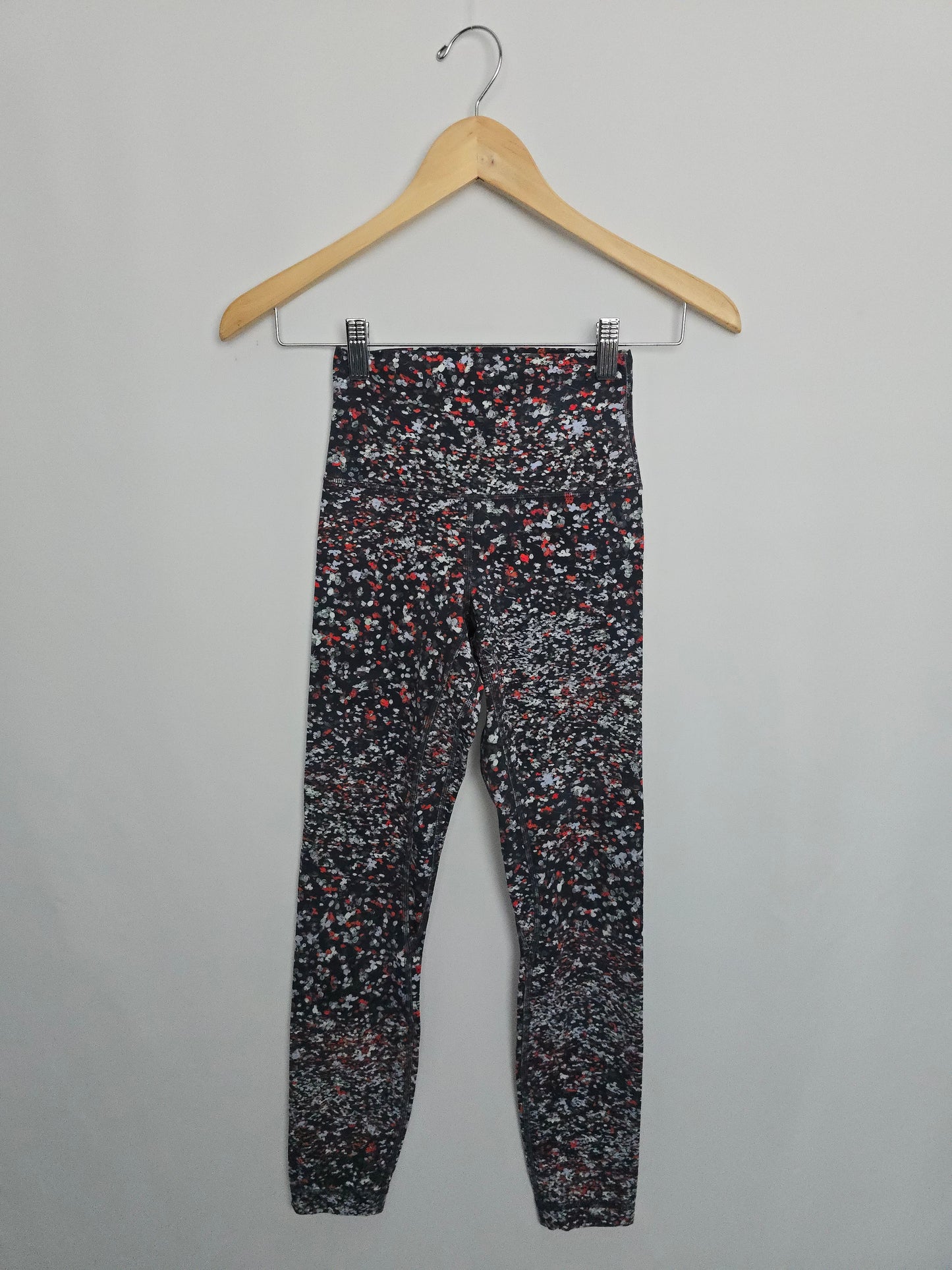 Lululemon Water Blossom Aligh Pant 25" • Small 2