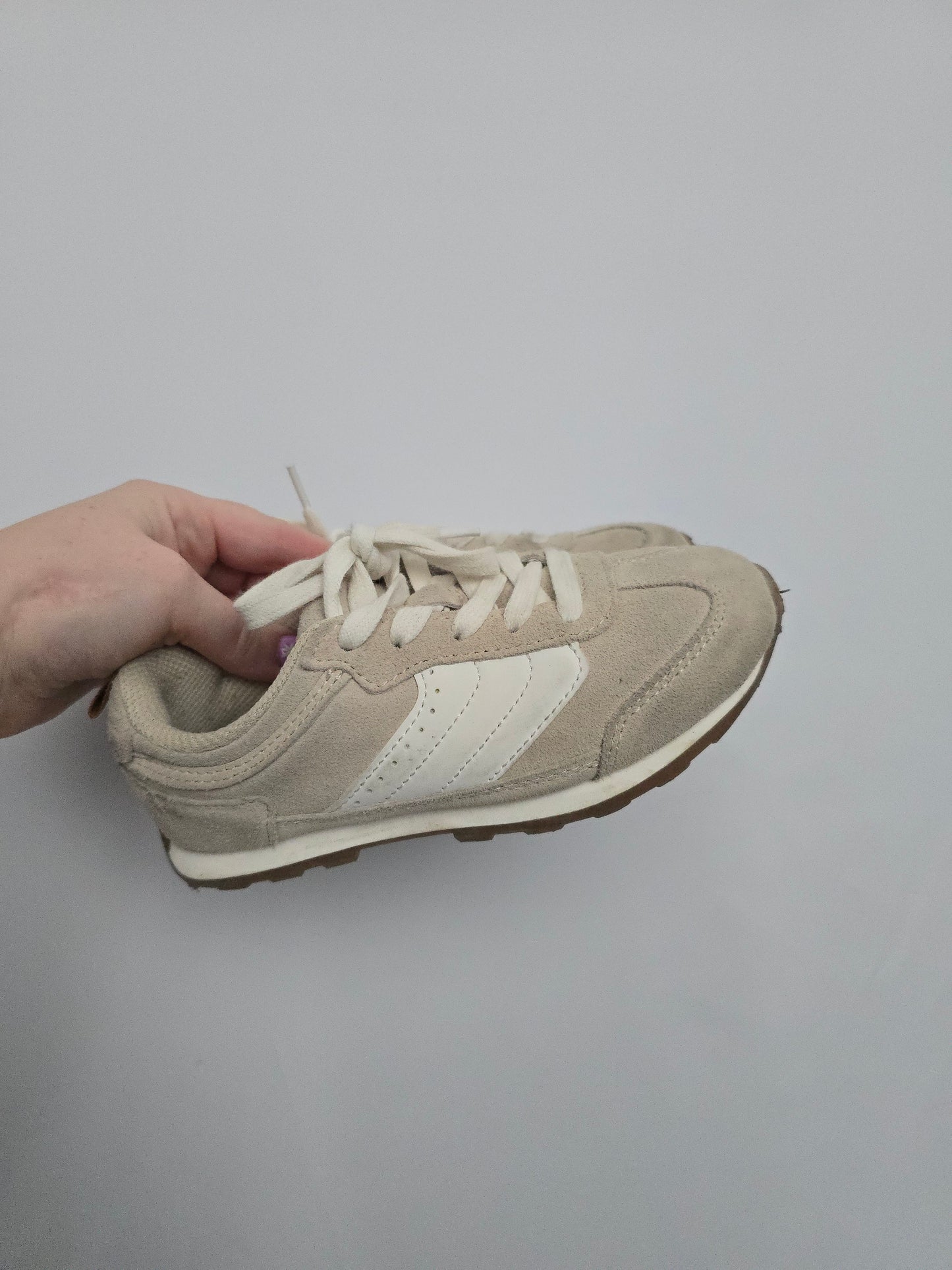 Zara Cream Lace Sneakers • 12C