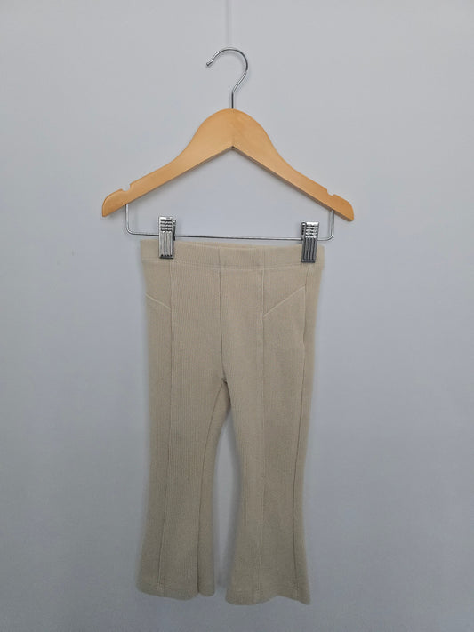 Zara Cream Ribbed Flare Pants • 18 months