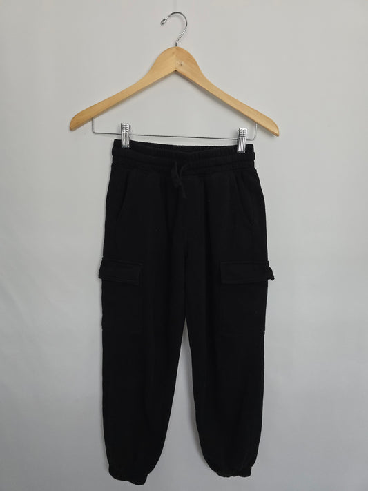 H&M Black Sweatpants • 9-10 years