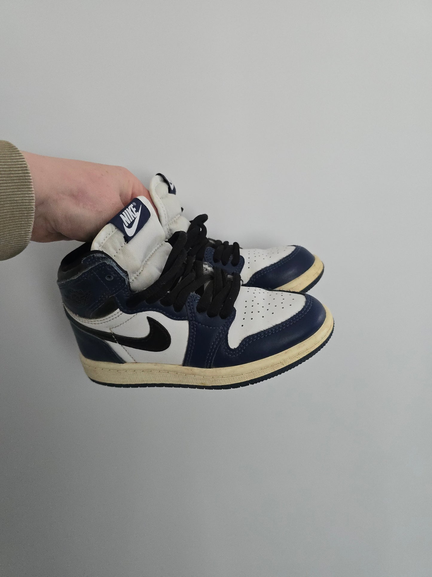 Nike Navy High Top Sneakers • 11C