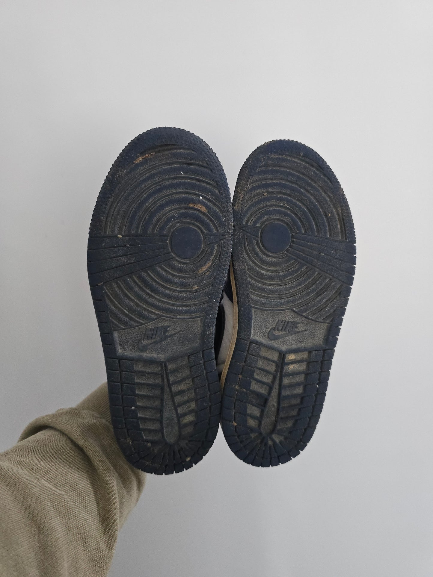 Nike Navy High Top Sneakers • 11C