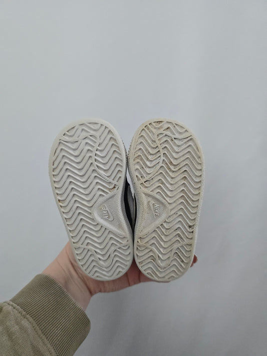 Nike Black Velcro Sneaker • 5C