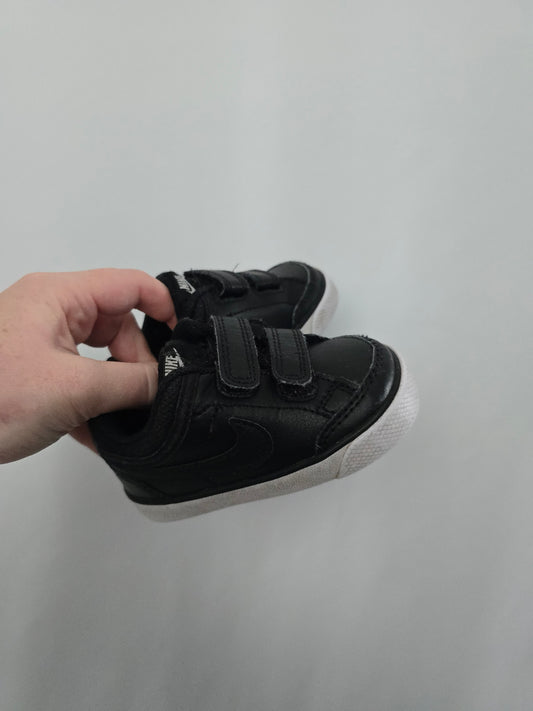 Nike Black Velcro Sneaker • 5C