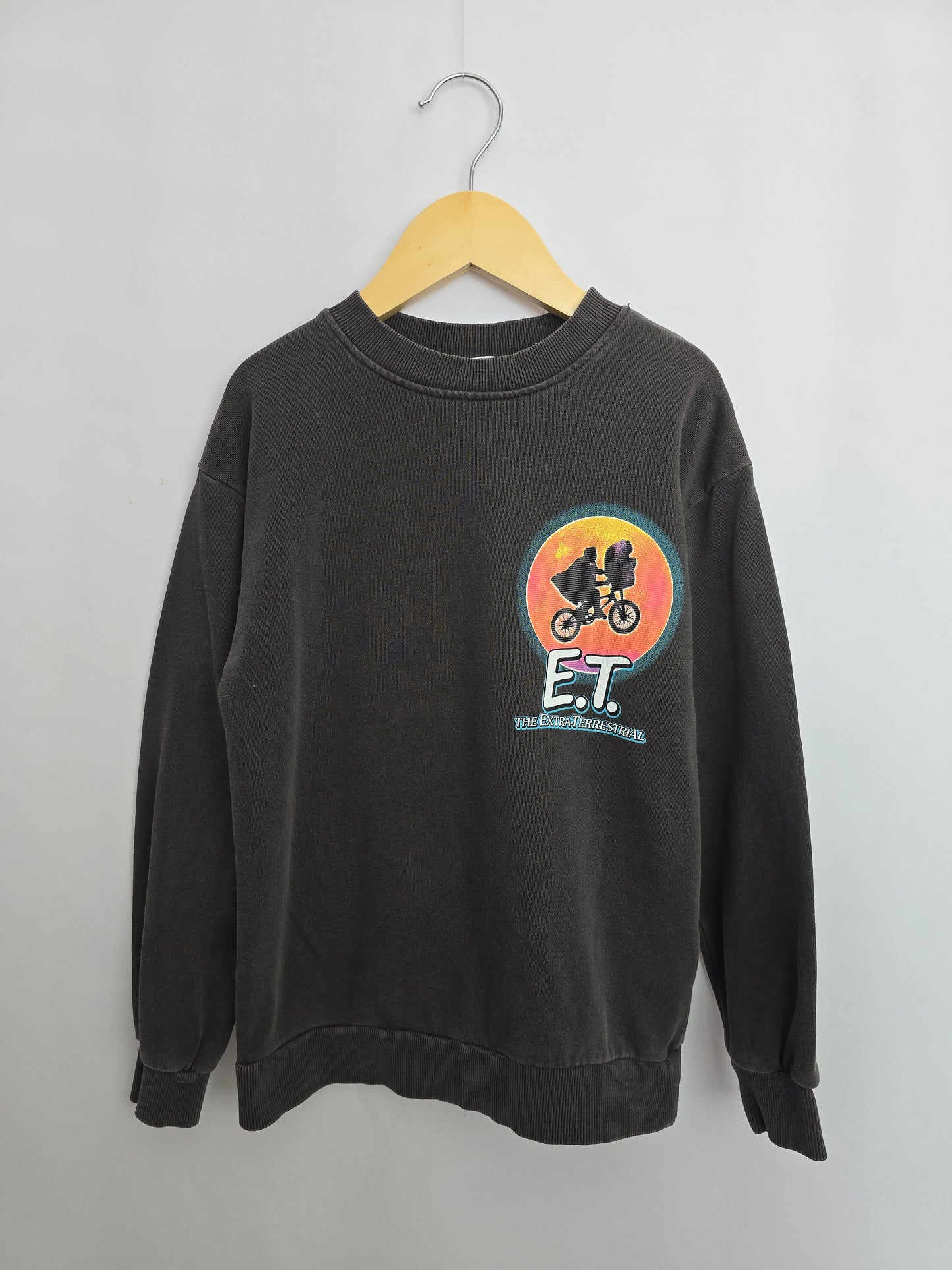 H&M E.T. Crewneck • 6-8 years