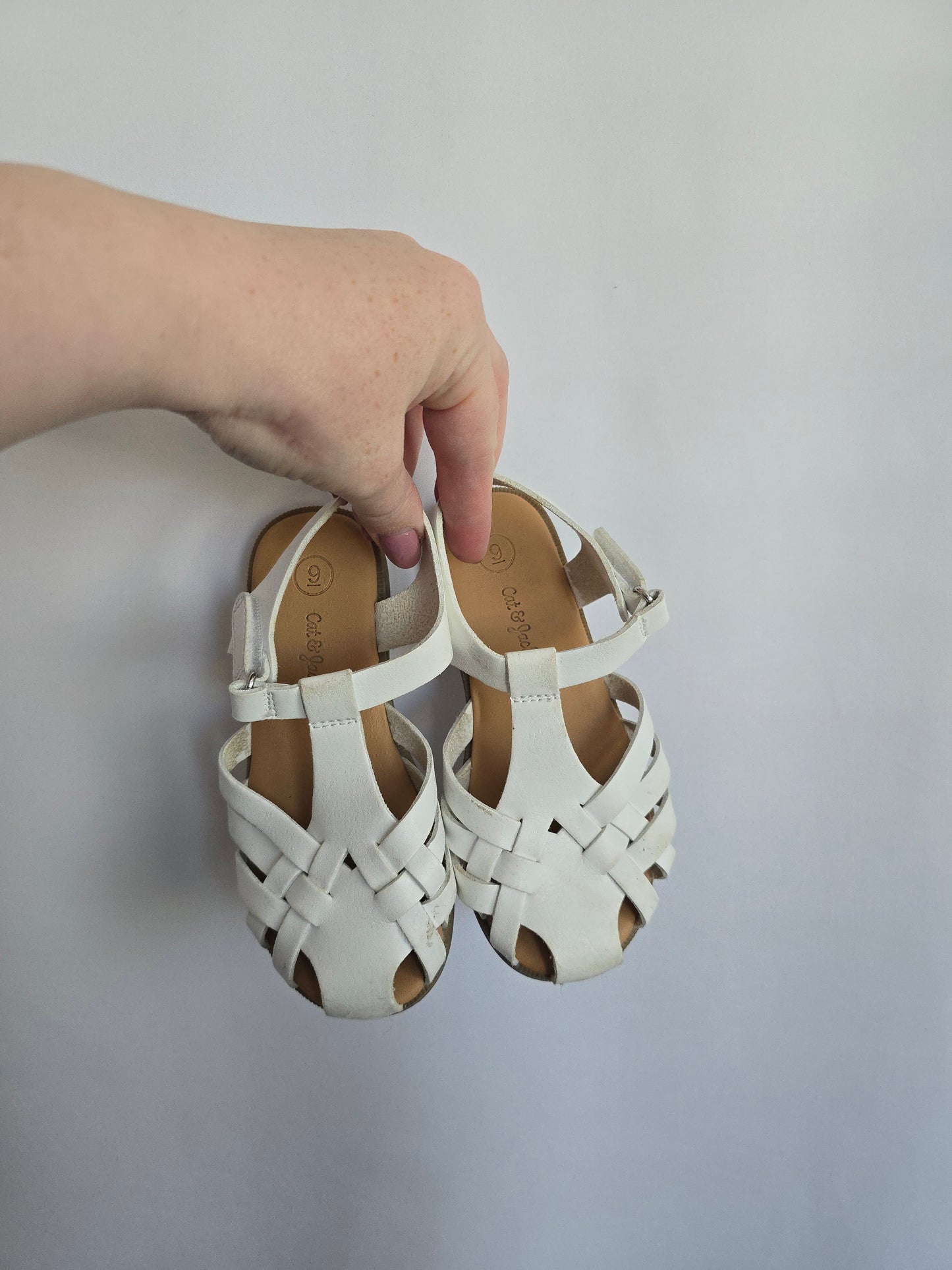 Cat & Jack White Sandals • 9C
